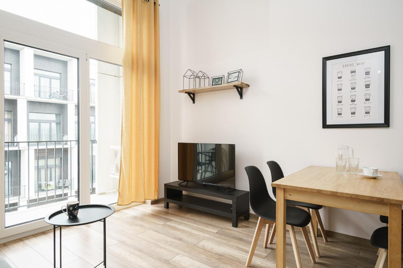 Rentplanet - Apartamenty Zarembowicza Wrocław Exterior foto