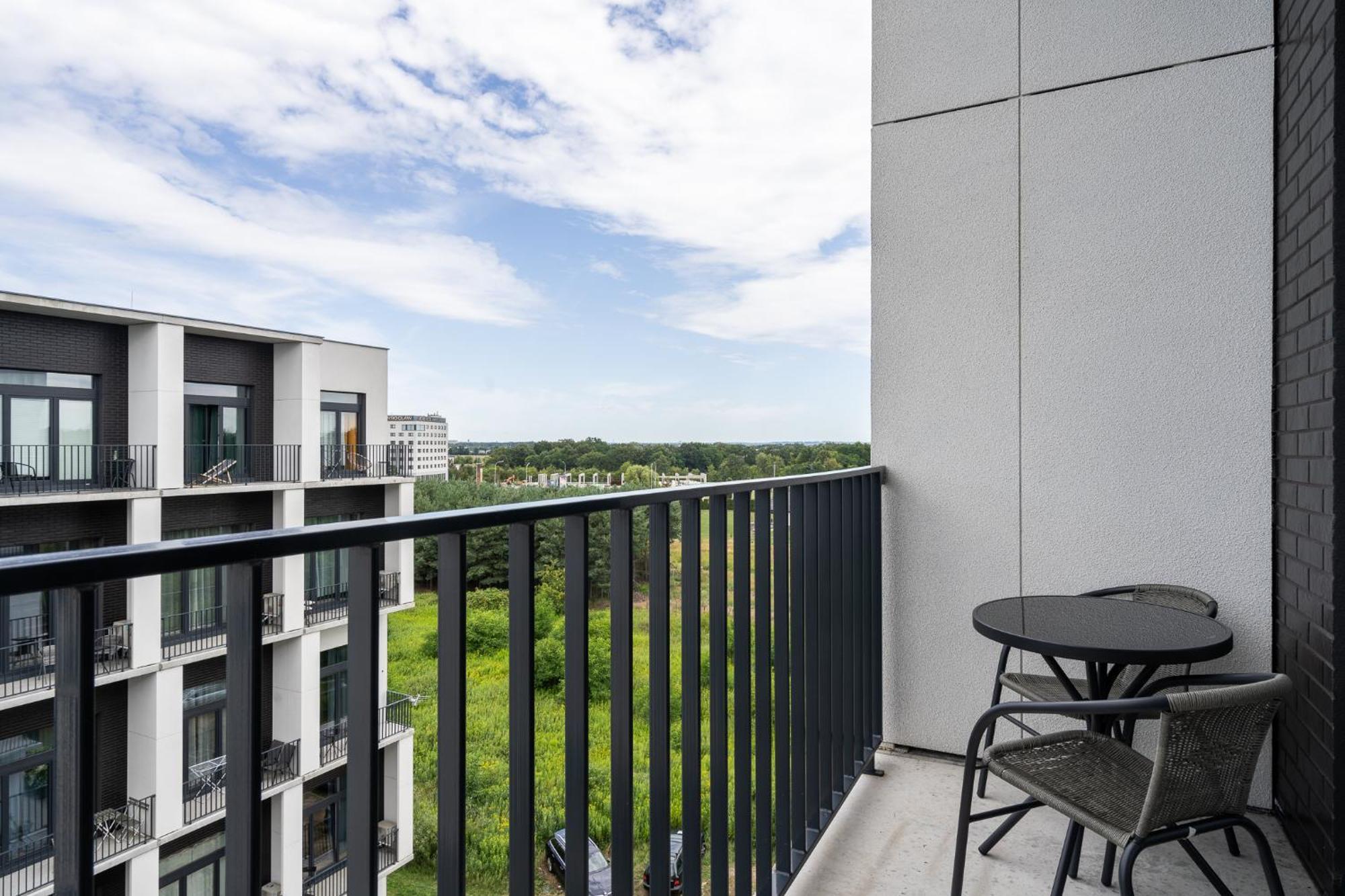 Rentplanet - Apartamenty Zarembowicza Wrocław Exterior foto